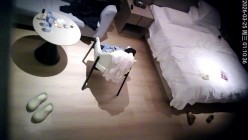 天眼酒店高清偷拍连续几天入住年轻情侣网红级别小仙女被健硕男友扣逼操了几次 截图12