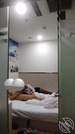 快50岁的干妈 操着是一种亲情的刺激 人生巅峰 截图3