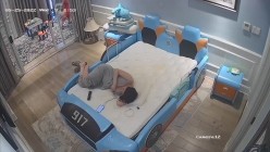 《居家摄像头破解》偷窥E奶少妇的居家日常 ️这奶子可真不是盖的 截图9