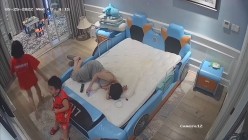 《居家摄像头破解》偷窥E奶少妇的居家日常 ️这奶子可真不是盖的 截图12