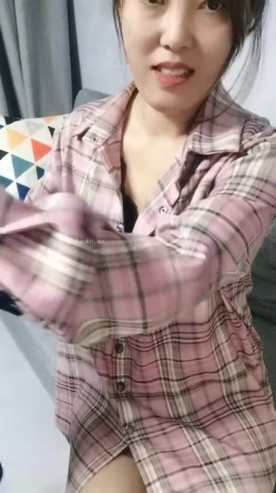 极品人妻！刺激，【放肆的小水娃】，真实良家，标准的贤妻良母，厨房搔首弄姿 截图2