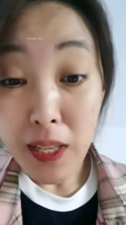 极品人妻！刺激，【放肆的小水娃】，真实良家，标准的贤妻良母，厨房搔首弄姿 截图9