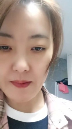 极品人妻！刺激，【放肆的小水娃】，真实良家，标准的贤妻良母，厨房搔首弄姿 截图10