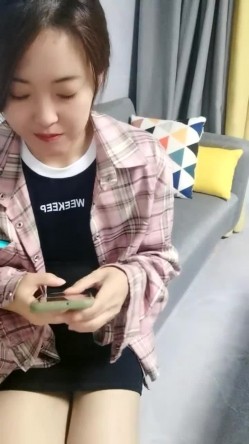 极品人妻！刺激，【放肆的小水娃】，真实良家，标准的贤妻良母，厨房搔首弄姿 截图14