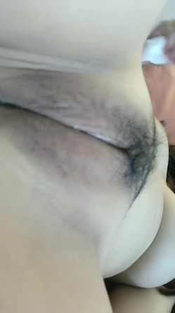 哺乳期良家小奶妈一个人在家奶完孩子陪狼友发骚，全程露脸美美哒淫声荡语互动撩骚，脱光了揉奶玩逼挤奶水 截图10