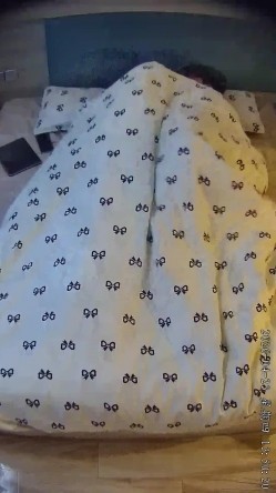 酒店偷拍学医的眼镜妹子被男友修剪阴毛后在他肚子上练习针灸提高他的性能力 截图7