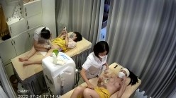稀有黑客破解美容院 摄像头偷看女顾客脱光衣服保养乳房和刮阴毛 截图2