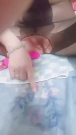抖音 阿姨 ：静静呀 · 这身材真香，会瑜伽会旅游，一拳拳打进你的小心窝 截图11