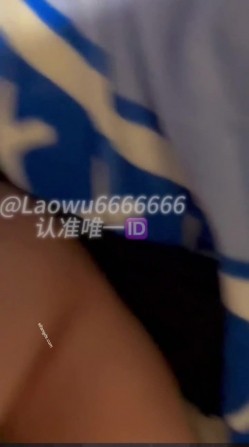 【绿帽淫妻】反差眼镜少妇，极品高颜值露脸人妻「SMMSMM」，约炮入珠单男，和上门推油男技师调情 截图4