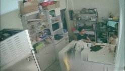 黑客破解摄像头偷拍 蛋糕店离异老板娘经常下班时间在后厨和男店员谈心勾引他们啪啪 截图16