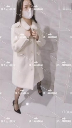 淫妻福利，91大神圈养极品骚婊，反差眼镜母狗【小懒猫】各种公共场所露出自慰3P调教 截图8