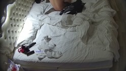 酒店偷拍双马尾软妹被屌丝男友掐住脖子插入还苦苦央求他要戴套干 截图6