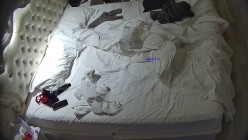 酒店偷拍双马尾软妹被屌丝男友掐住脖子插入还苦苦央求他要戴套干 截图7