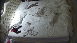 酒店偷拍双马尾软妹被屌丝男友掐住脖子插入还苦苦央求他要戴套干 截图8