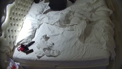 酒店偷拍双马尾软妹被屌丝男友掐住脖子插入还苦苦央求他要戴套干 截图9