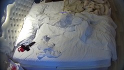 酒店偷拍双马尾软妹被屌丝男友掐住脖子插入还苦苦央求他要戴套干 截图15