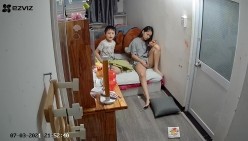 【新品偷拍】记录两姐弟日常 姐姐当着弟弟面裸露身体自慰 截图5
