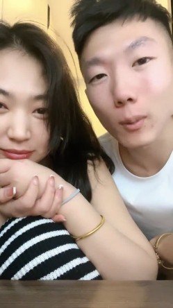 真是恩爱的一对啊，【情侣】【胸怀碧水】（10天）合集，御姐与骚男天天做爱 ，良家风格，浓情蜜意 截图1
