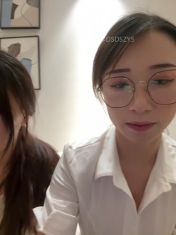️清纯主播【202509yoyo】表姐带着表妹下海直播、在线教口活、练习做爱姿势 截图4