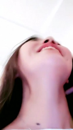 甜美女神，【紫涵姐姐】，约粉吃夜宵，沟通完感情后，开房内射，再去会所聊一聊小哥哥，这娘们真会玩 截图6