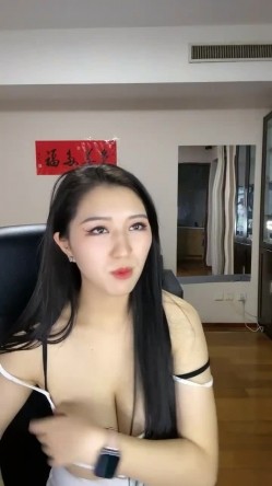 赵丽颖、杨幂的裸体，真正的网红，刚出狱又开始脱了，【沈樵小朋友】，真演员，拍过不少片子，胸大人骚很会撩！ 截图2