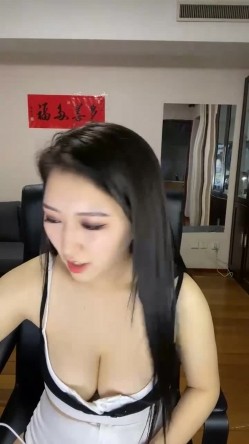 赵丽颖、杨幂的裸体，真正的网红，刚出狱又开始脱了，【沈樵小朋友】，真演员，拍过不少片子，胸大人骚很会撩！ 截图8