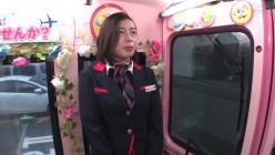 DVDMS-638 一般男女モニタリングAV×マジックミラー便コラボ企画 大手航空会社勤務の美脚キャビンアテンダントが初めての黒パンスト履きっぱなしイキ潮体験！ 2 フライト帰りのムレた黒パンストに濡れシミができるほど手マンされ連続イキ漏らししたCAオマ○コにデカチン挿入で生中出… 截图1