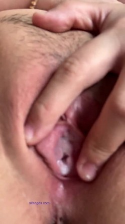 推特G杯巨乳，身材巨完美，福利姬【小鱼xiaoyu_tvt】千元定制，裸舞，自慰，刷奶顶胯，高撸点挑逗 截图15