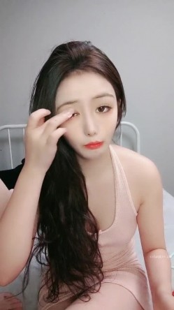 校花女神被干了~【大鸭梨】多场啪啪~狂射！无毛白虎，馒头逼，美艳动人精彩！ 截图1