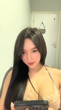 明星颜值，顶级女神下海！【小羊炖土豆】，啤酒瓶插穴，有这张脸还不够，真能豁得出去，刺激 截图10