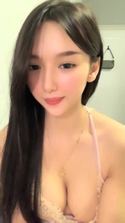 明星颜值，顶级女神下海！【小羊炖土豆】，啤酒瓶插穴，有这张脸还不够，真能豁得出去，刺激 截图14
