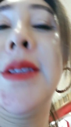 杭州美少妇，【少妇可同城可空降】，首次带跳蛋逛商场，玩得好刺激湿了一大片，回家赶紧无套内射满足以下 截图7