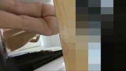 【精品偷拍】国内商场试衣间偷拍疑似被妹子发现7V 截图5