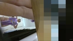 【精品偷拍】国内商场试衣间偷拍疑似被妹子发现7V 截图11