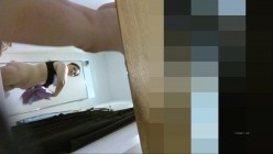 【精品偷拍】国内商场试衣间偷拍疑似被妹子发现7V 截图13