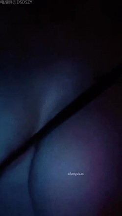 ️户外勾引【极品尤物】吊钟巨乳御姐~巨乳挑逗~户外勾引车震~无套爆操 截图6