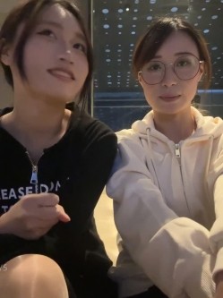 ️清纯主播【202509yoyo】表姐带着表妹下海直播、在线教口活、练习做爱姿势 截图1