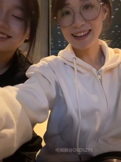 ️清纯主播【202509yoyo】表姐带着表妹下海直播、在线教口活、练习做爱姿势 截图6