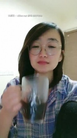 【研究生无奈】学霸下海历程13天全收录，理科学霸，从网贷的漩涡，到卖肉的泥潭，讲述跟前男友的性爱，从最初的拘谨到黑牛道具都精通 截图6