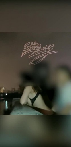 顶级核弹！推特极品颜值尤物 Exhib 绝美女神都是有钱人玩的私人宠物 完美整理户外露出篇2V1 截图8
