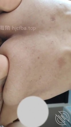 原创海角大神【干妈变成了情人】付费钻石贴！小牛吃老草，内射丰满干妈，鸡巴都干肿了 截图3