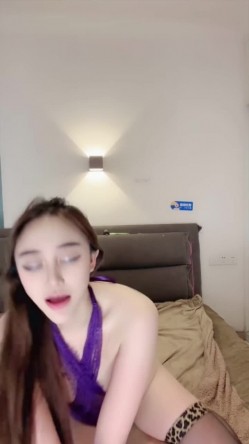 【08年的然】丝袜大长腿吃鸡舌吻舔逼 逼粉洞好小无套输入多体位猛插爽 我先撸为敬 截图16
