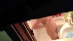 浴室偷拍 翰林大学寝室扒窗冒死偷拍多位女生洗澡 怼脸拍被发现吓的惊花失色 雪白大奶子真是刺激 截图3