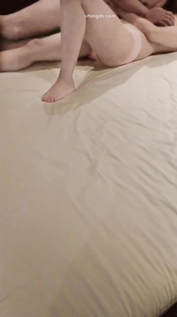 真实绿帽博主，【王军】让老婆陪各个不同单男啪啪，各种特写插穴，太淫乱了 截图1