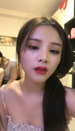 超级推荐！女神终于突破自我~【婷婷】害我打了两飞机~！！这期女神终于好好坐着，脸点同框自慰，过瘾！ 截图8