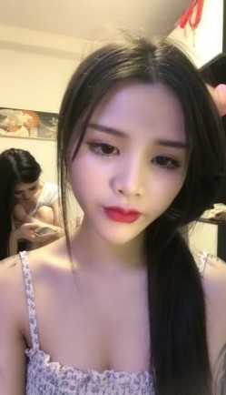 超级推荐！女神终于突破自我~【婷婷】害我打了两飞机~！！这期女神终于好好坐着，脸点同框自慰，过瘾！ 截图11