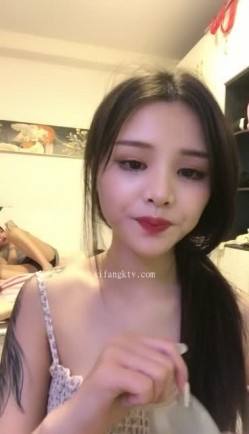 超级推荐！女神终于突破自我~【婷婷】害我打了两飞机~！！这期女神终于好好坐着，脸点同框自慰，过瘾！ 截图16