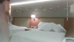 探花朗李寻欢_深夜苗条大长腿外围小姐姐，温柔甜美上位骑坐后入抽插呻吟娇喘 截图5