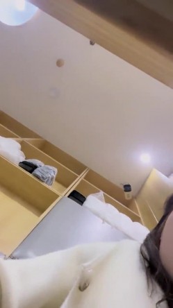 户外露出达人【御姐爱深喉】丝袜裸空从商场到图书馆再到超市裸空太牛逼了强烈推荐！ 截图12