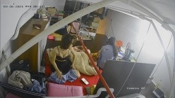 【极品稀缺 ️破解摄像头】极品服务员宿舍日常 ️小姐姐年轻美乳好坚挺 穿搭职业装制服很有气质 距离超近 高清1080P版 截图14